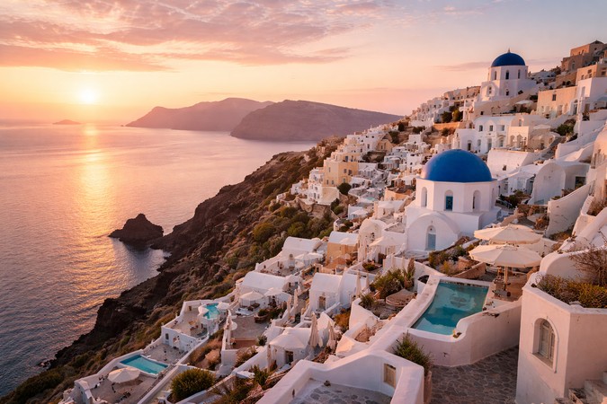 A Sunrise to Sunset Itinerary for Santorini