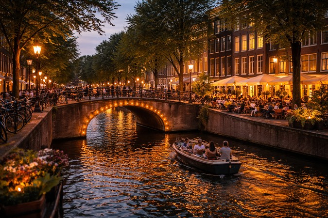 Exploring the Canals of Amsterdam: A Smarter Way